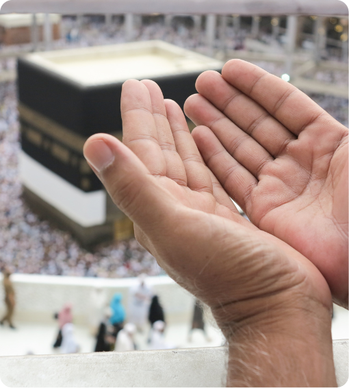 Islamicheck Hajj Umrah Reisen | Gebet vor der Kaaba während der Pilgerfahrt in Mekka
